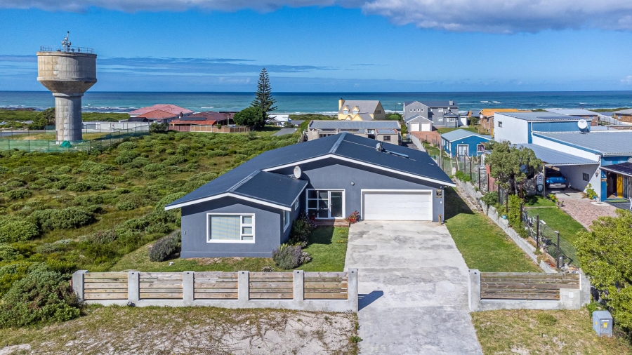 4 Bedroom Property for Sale in Pearly Beach Western Cape